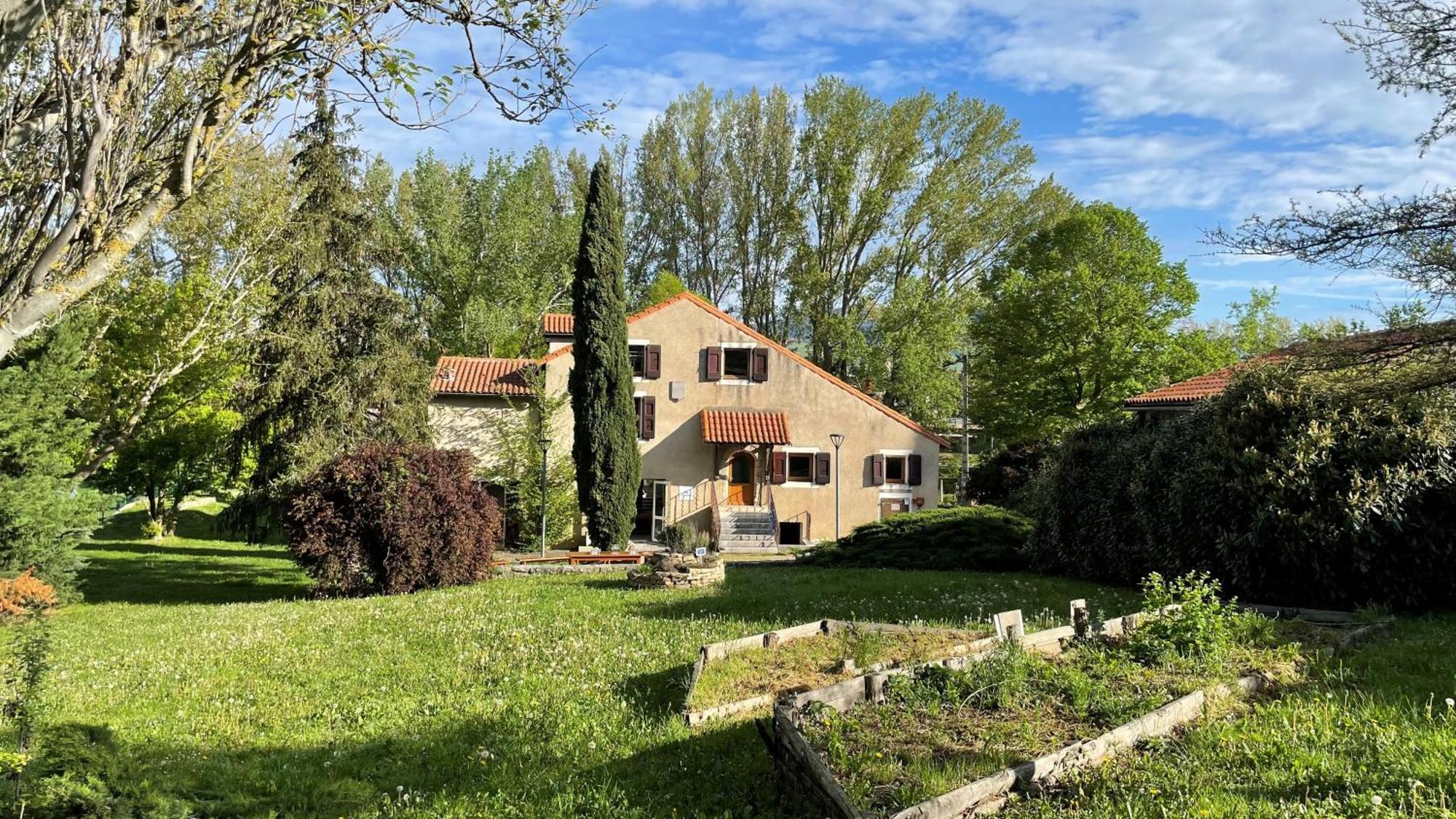Auberge De Jeunesse Hi Millau La Maladrerie Kültér fotó