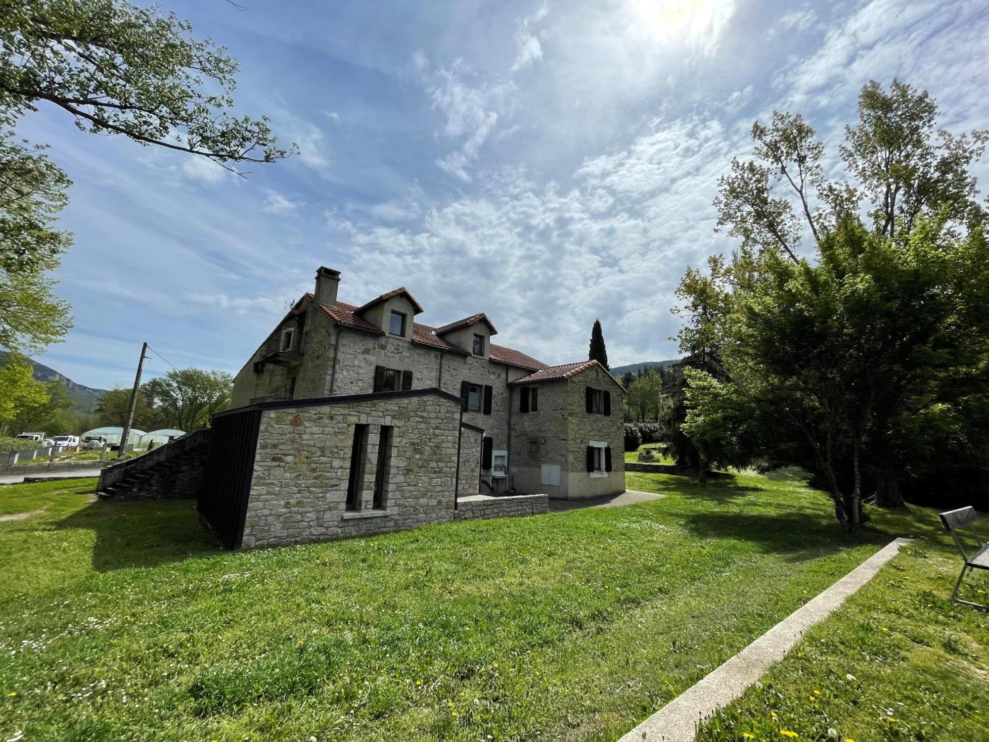 Auberge De Jeunesse Hi Millau La Maladrerie Kültér fotó